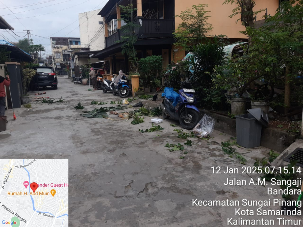 Bersih bersih lingkungan