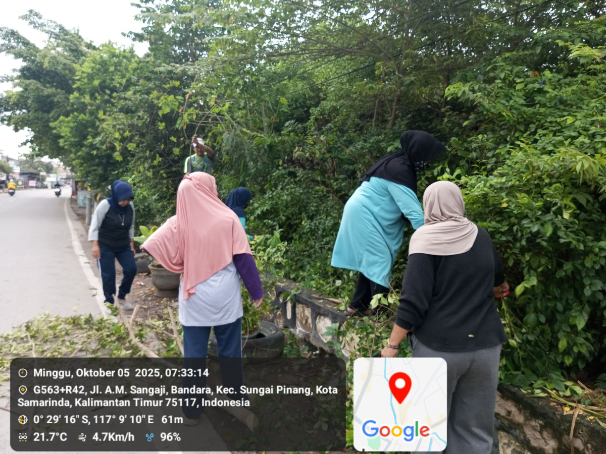 Gotong royong RT 06