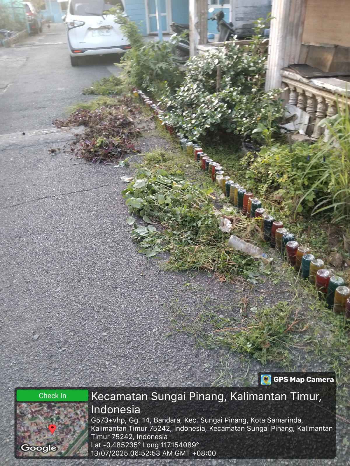 Gotong Royong bersama warga dan Ibu ibu Dasawisma