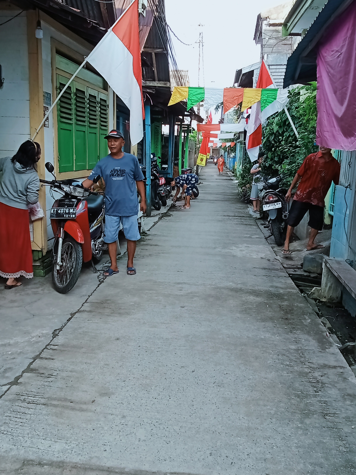 Gotong royong RT.12