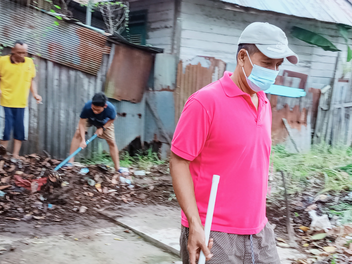 Gotong royong di RT.12
