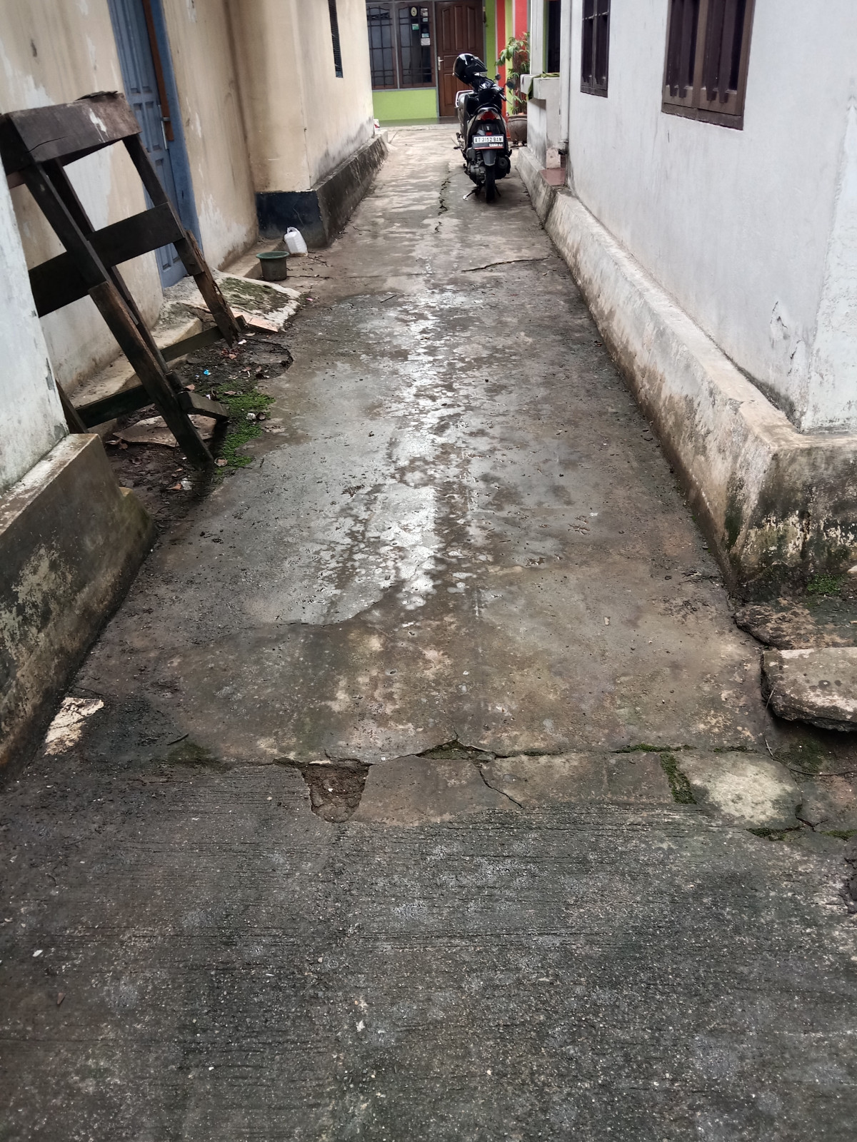 Gotong royong warga RT 15