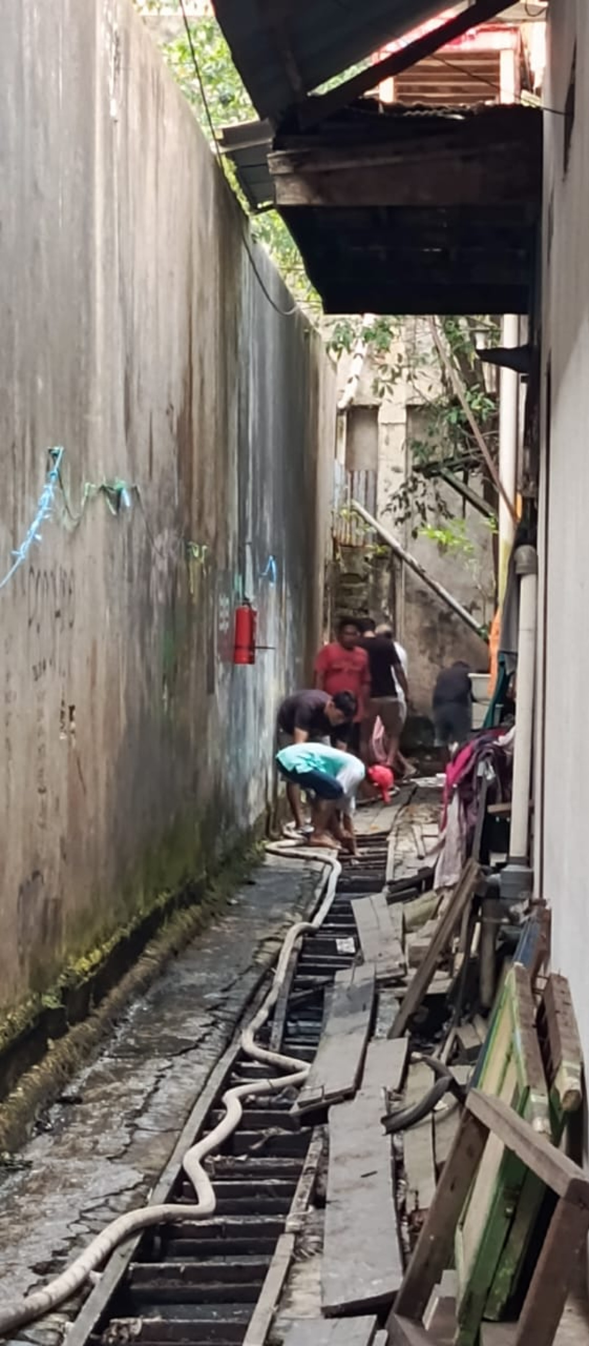 gotong royong warga rt.18