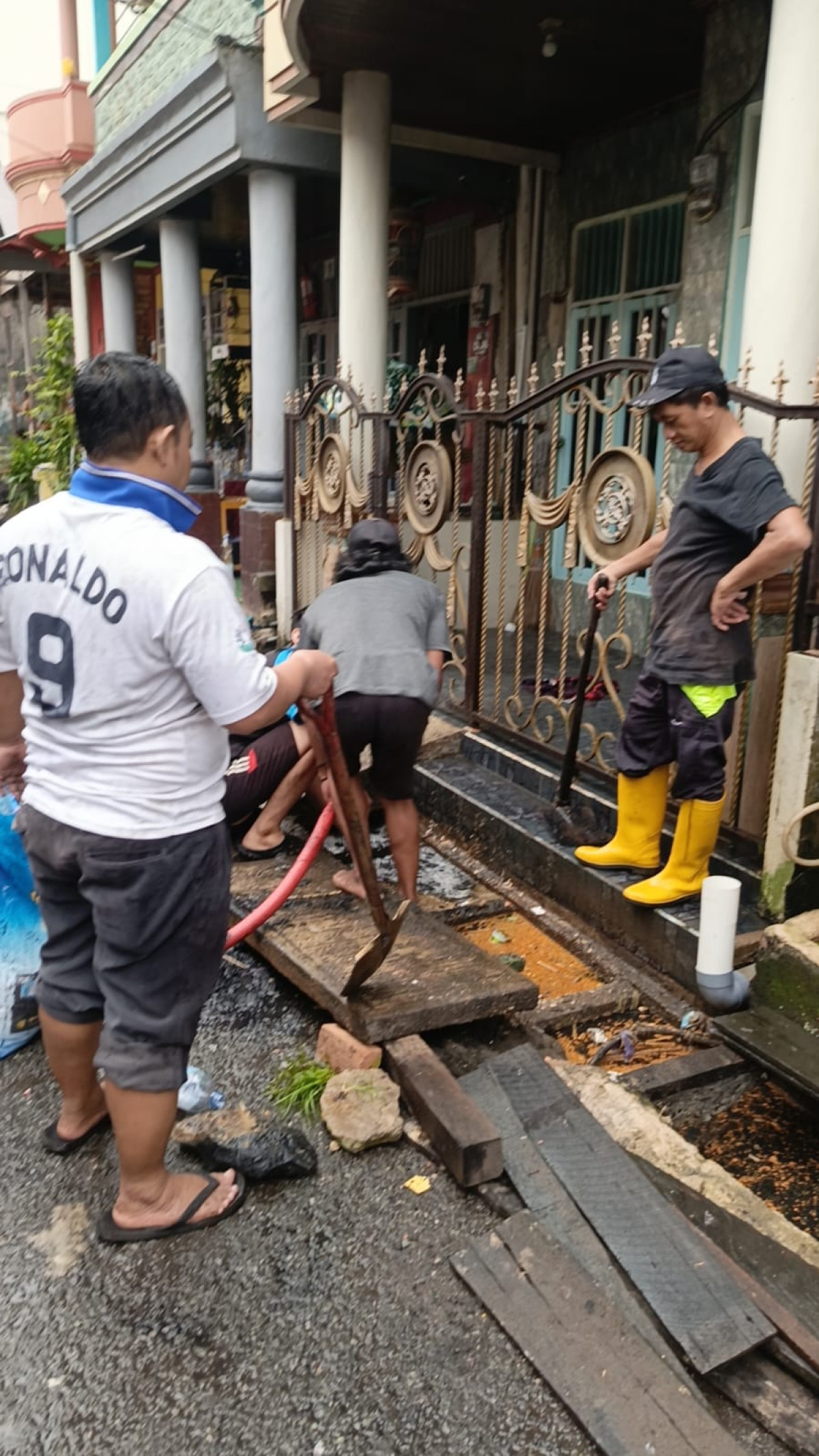 GOTONG ROYONG