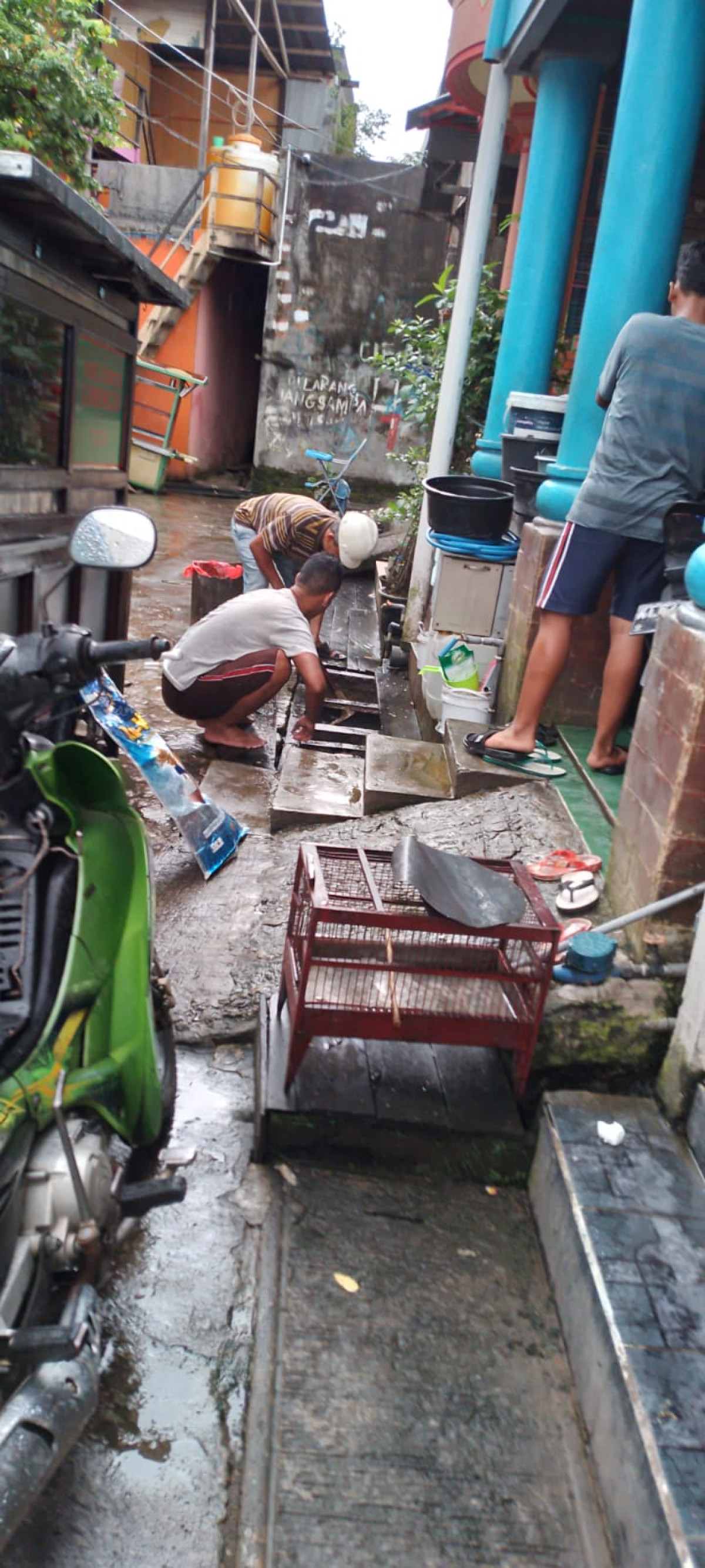 gotong royong warga