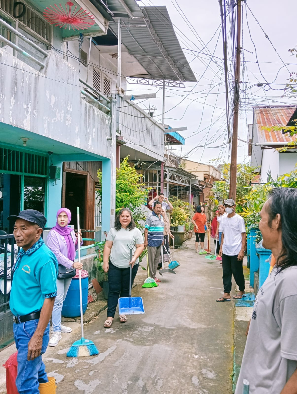 Gotong royong nyapu gang