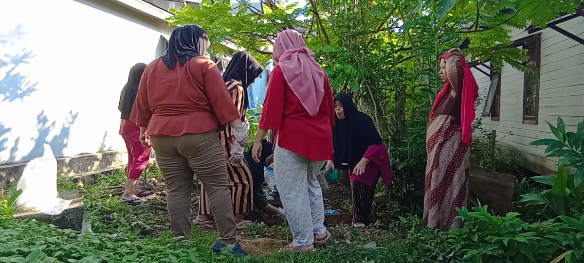 Jl. P. Hidayahtullah Gg. Amal Blok B