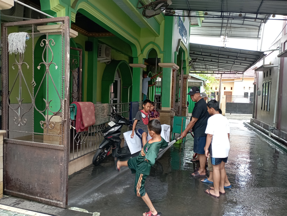 Jl. P. Hidayatullah Gg. Amal
