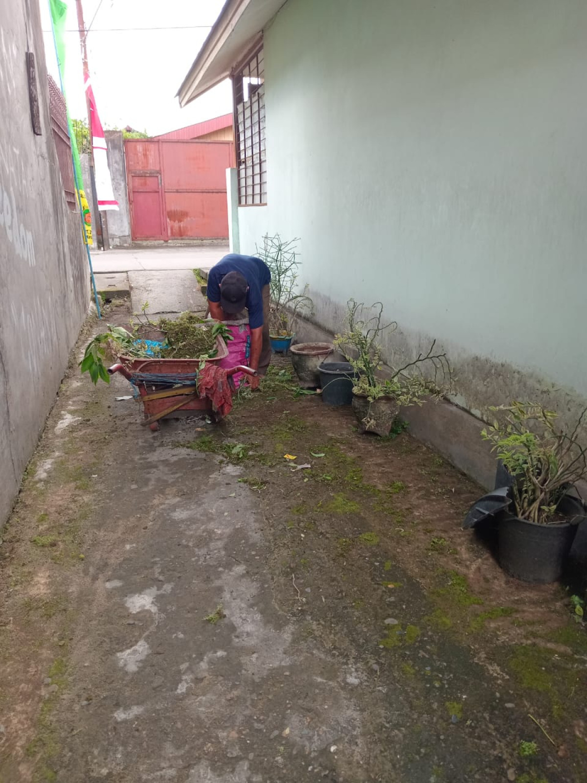 Gotong royong RT.27