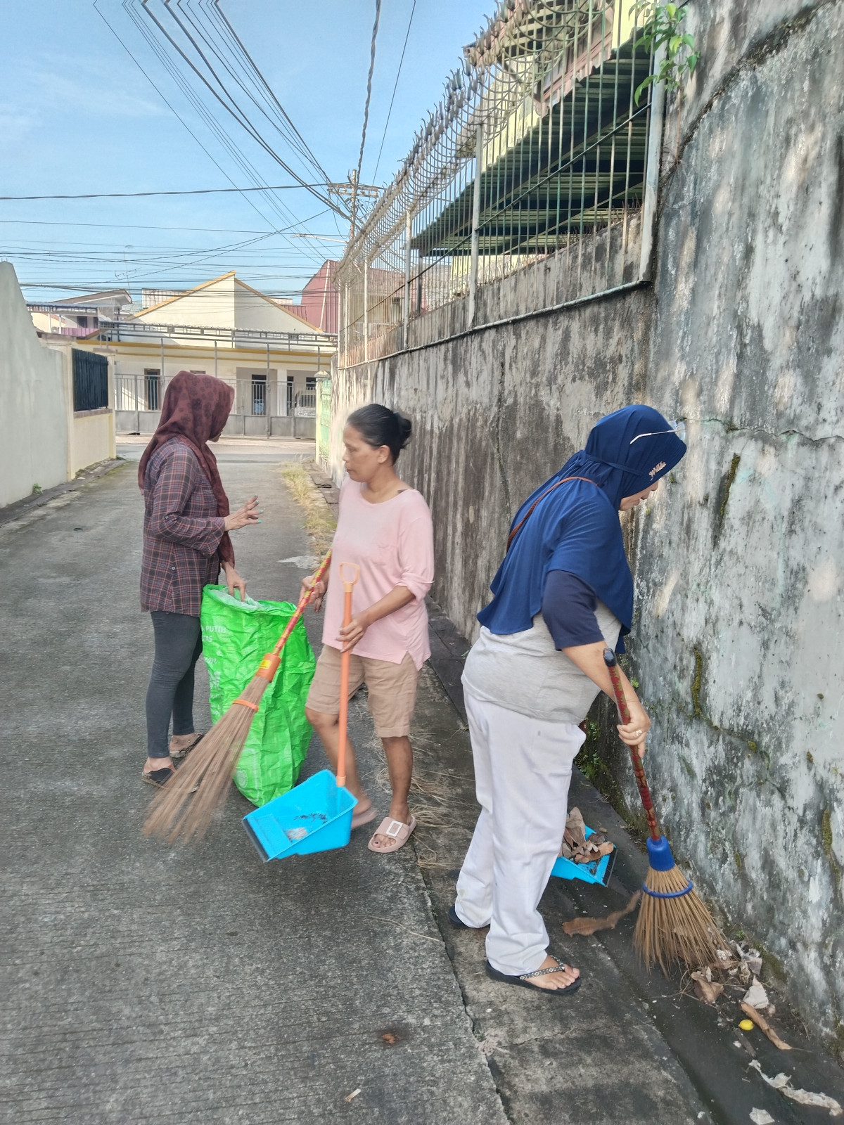 Gotong royong bersama