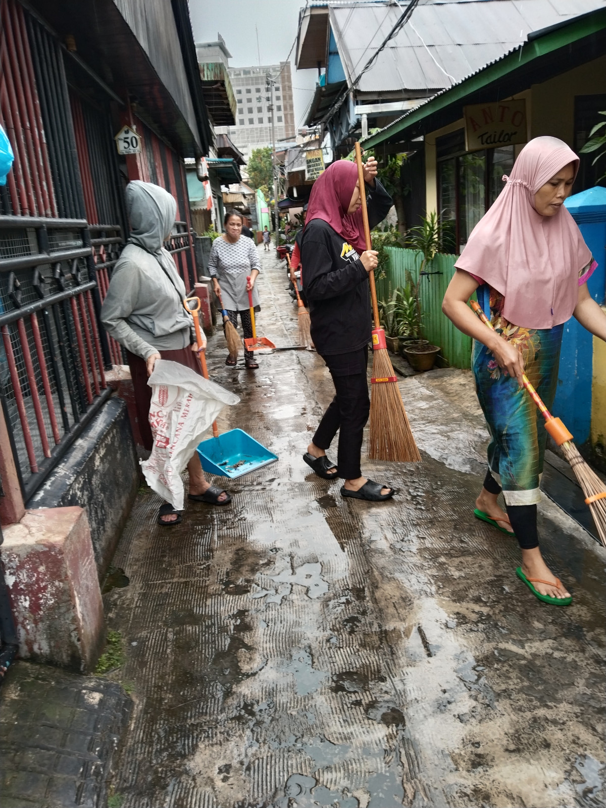 Kerja bakti warga