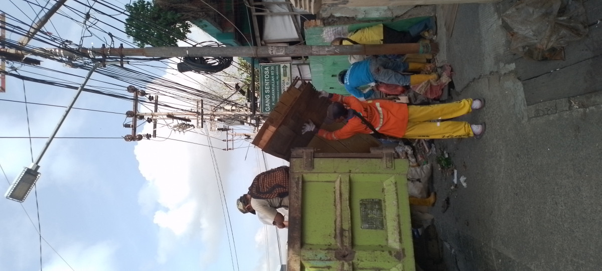 Gotong royong rt 21