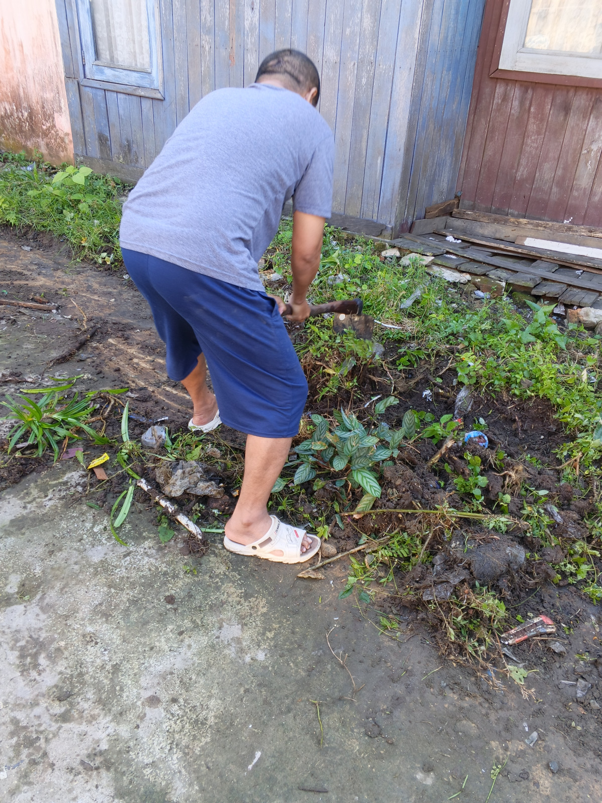 Gotong royong RT 04