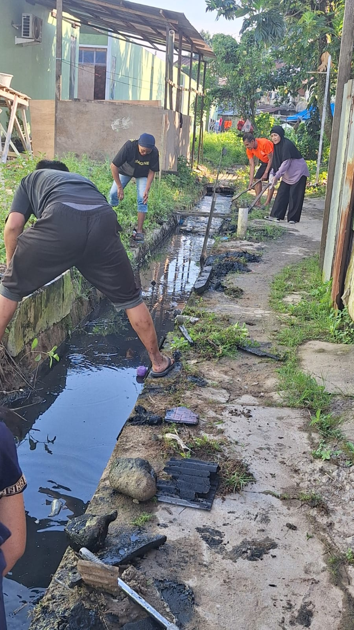 Gotong Royong Di Lingkungan RT. 09