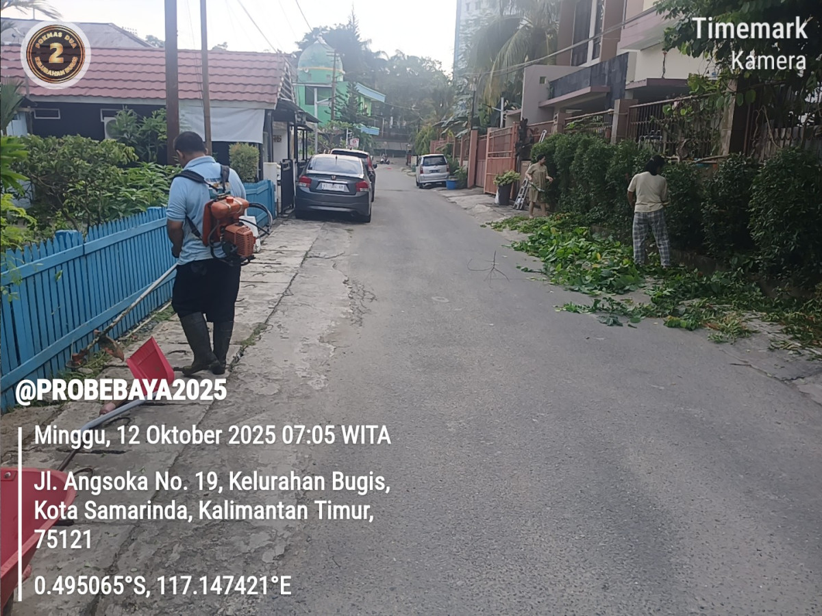 Gotong Royong RT 03 Kelurahan Bugia