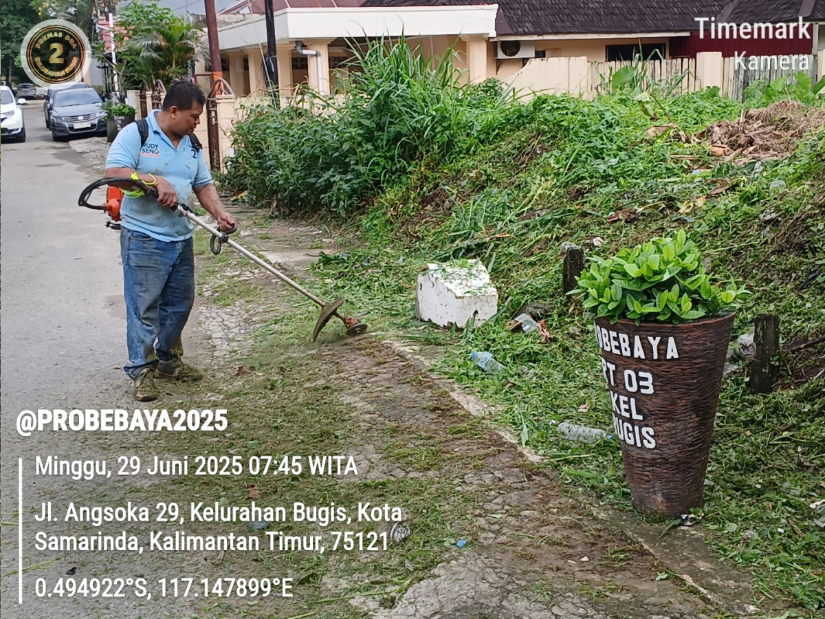 Gotong Royong RT 03 Kelurahan Bugis