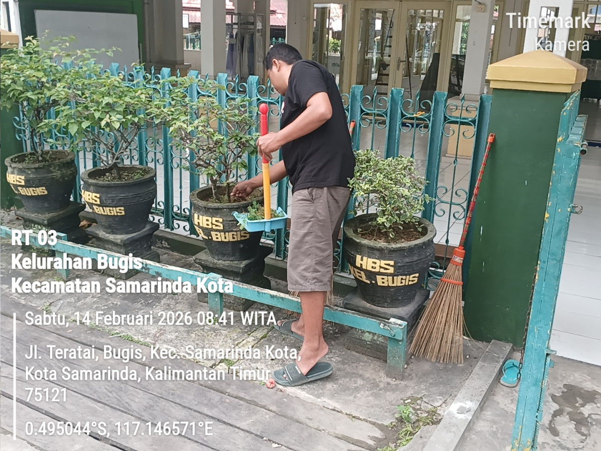 Kerja Bakti RT 03 Kel Bugis
