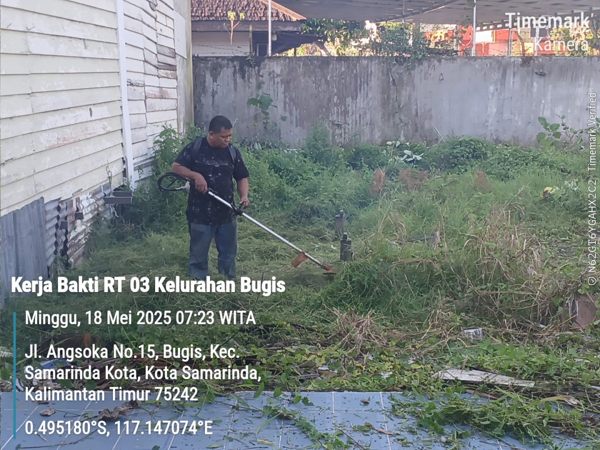 Kerja Bakti RT 03 Kelurahan Bugis
