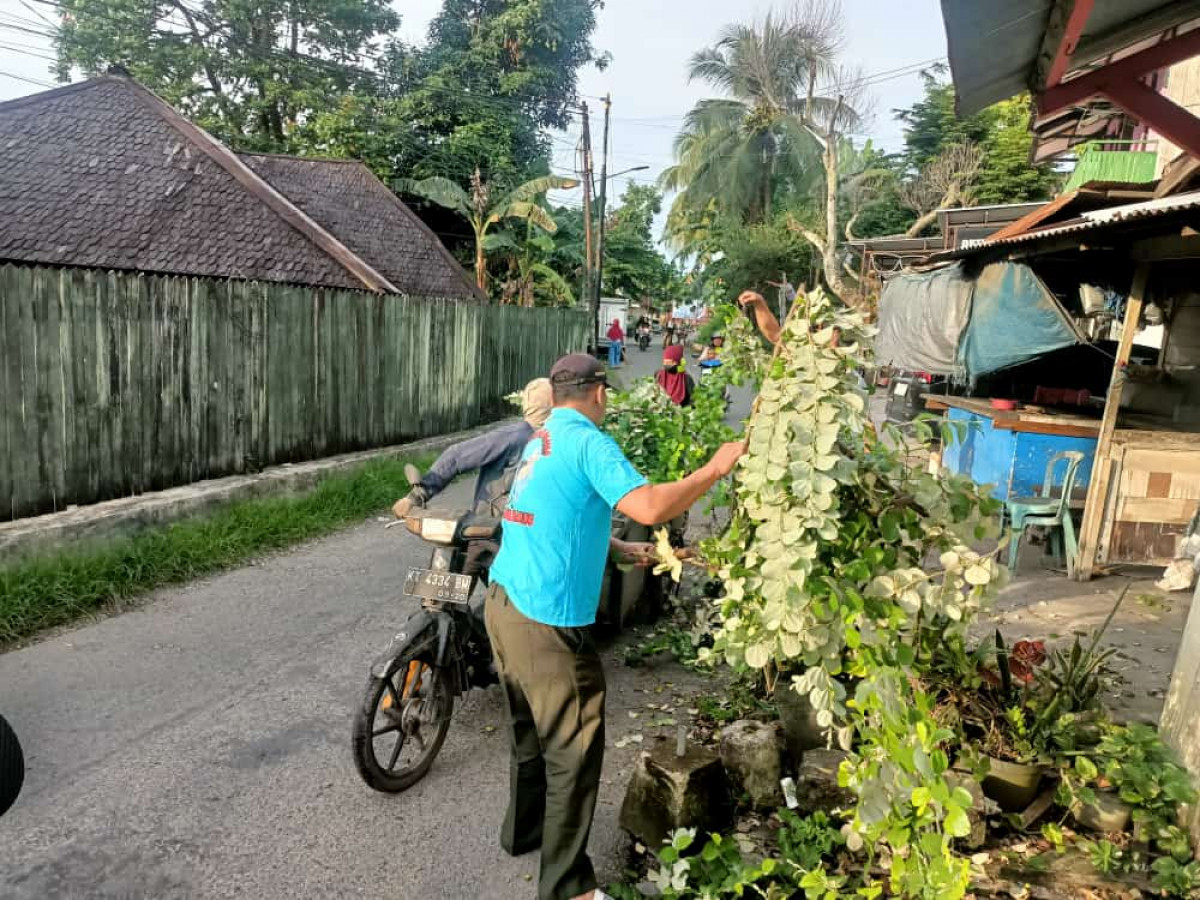 Kerja bakti RT.06
