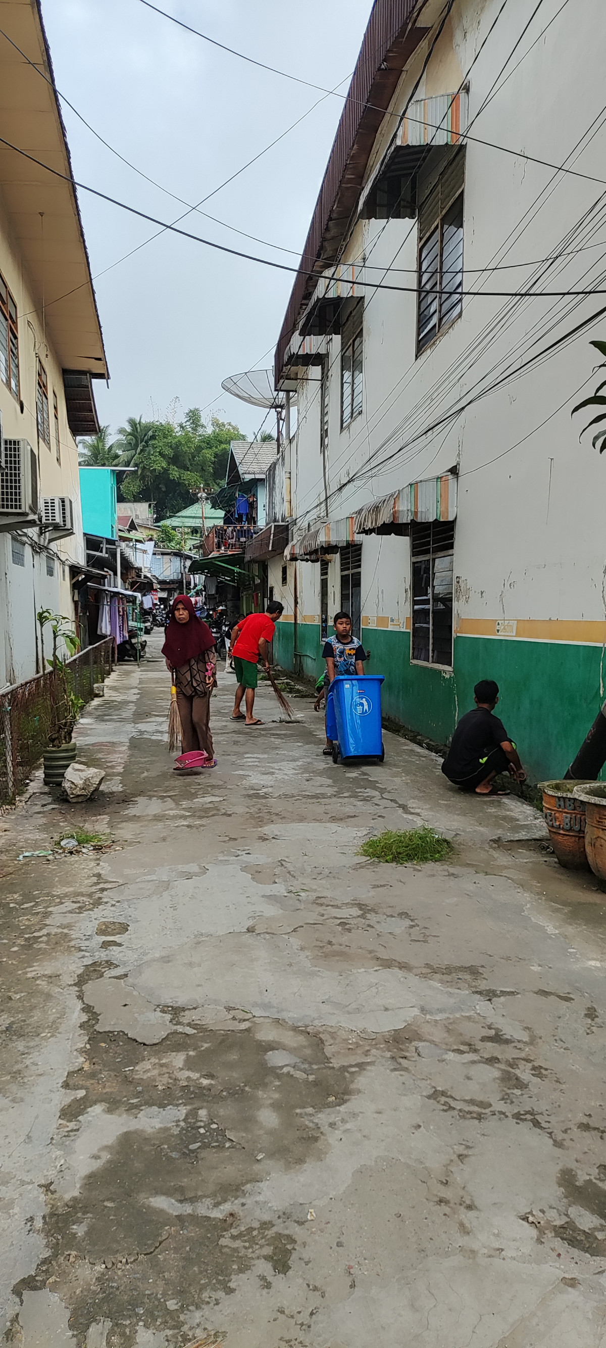 Kegiatan Gotong Royong RT. 16 Kel. Bugis