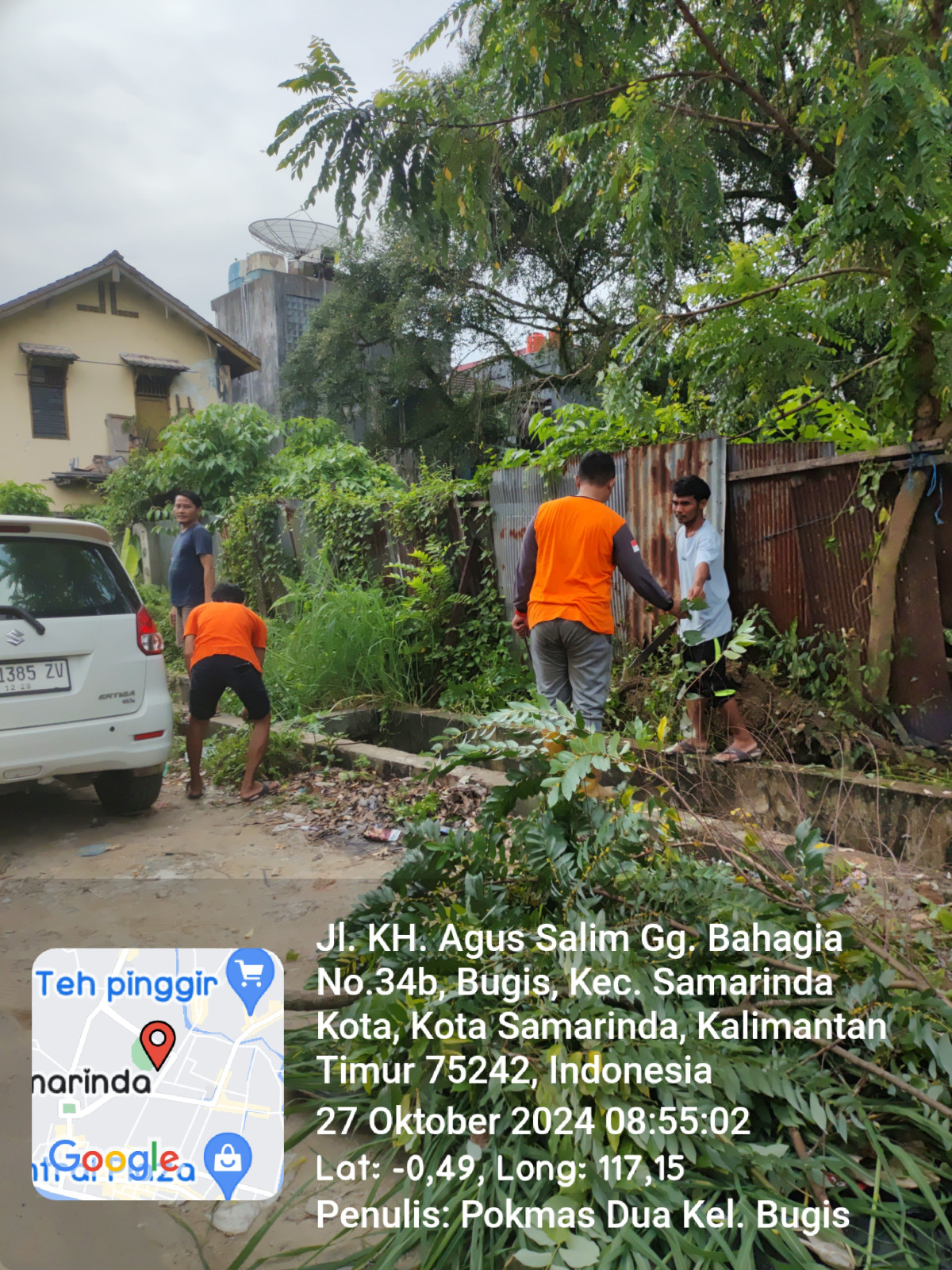 Kerja bakti dilingkungan RT. 16 Kel. Bugis