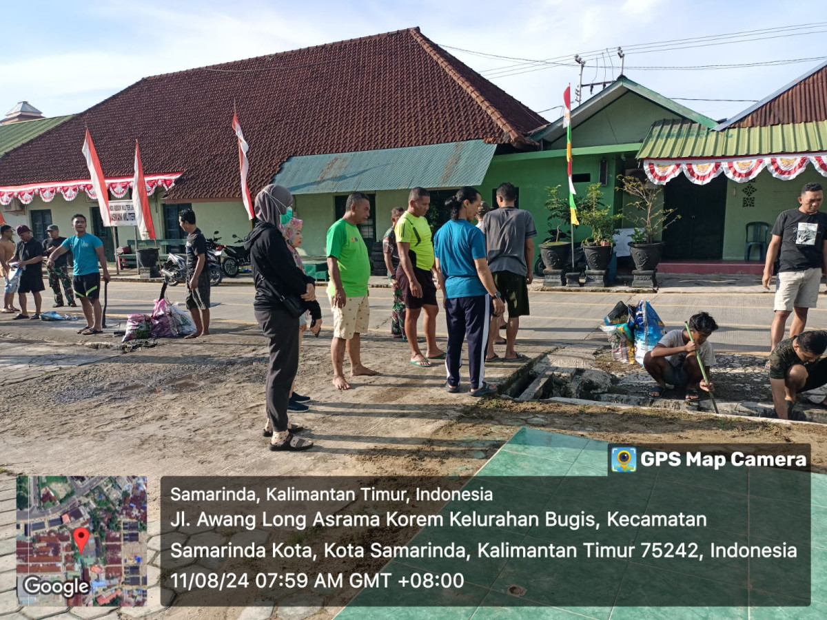 Kerja bakti dilingkungan RT. 18 Kel. Bugis