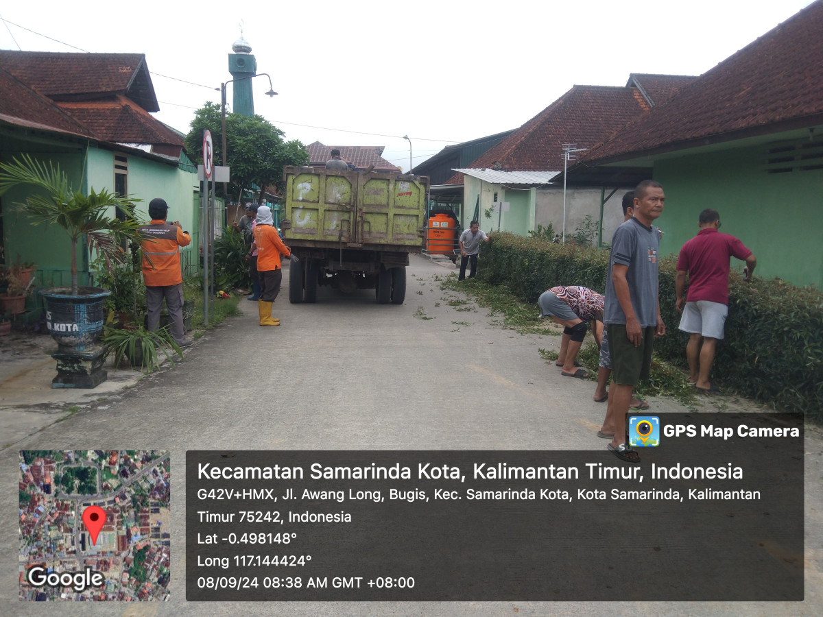 Kerja Bakti di Jl. Awang Long Asrama Korem 091/ASN RT. 18 Kel. Bugis