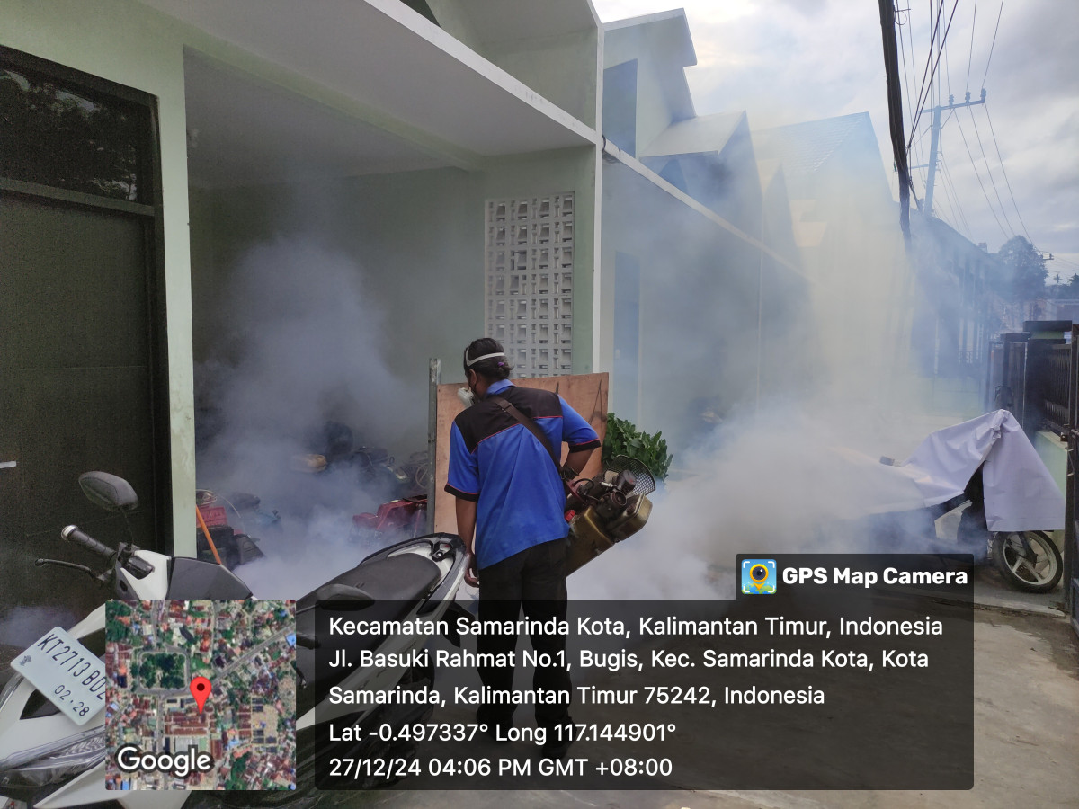 Kegiatan Fogging di lingkungan RT.19