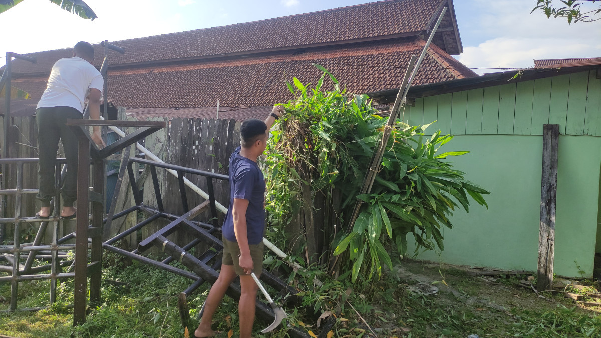 Kerja bakti gotong royong pembersihan