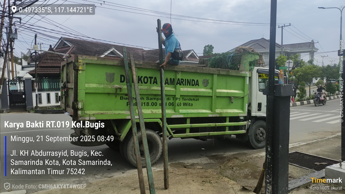 Kerja bakti pembersihan lingkungan