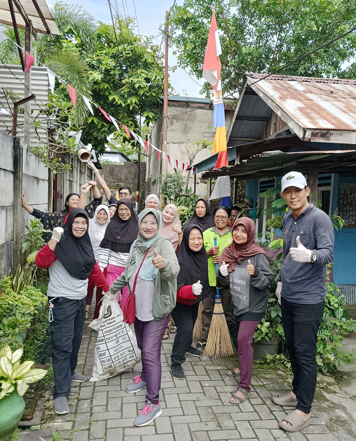 Bebaya Kerja Bakti Warga RT. 04