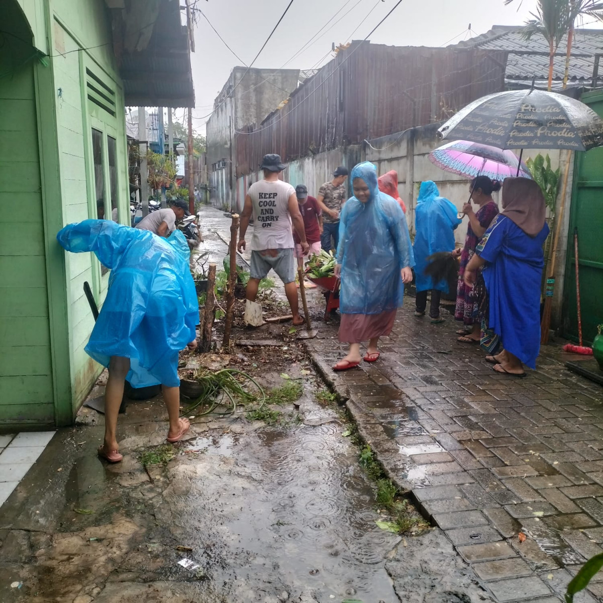 Kerja bakti rt 04 kel. SPL