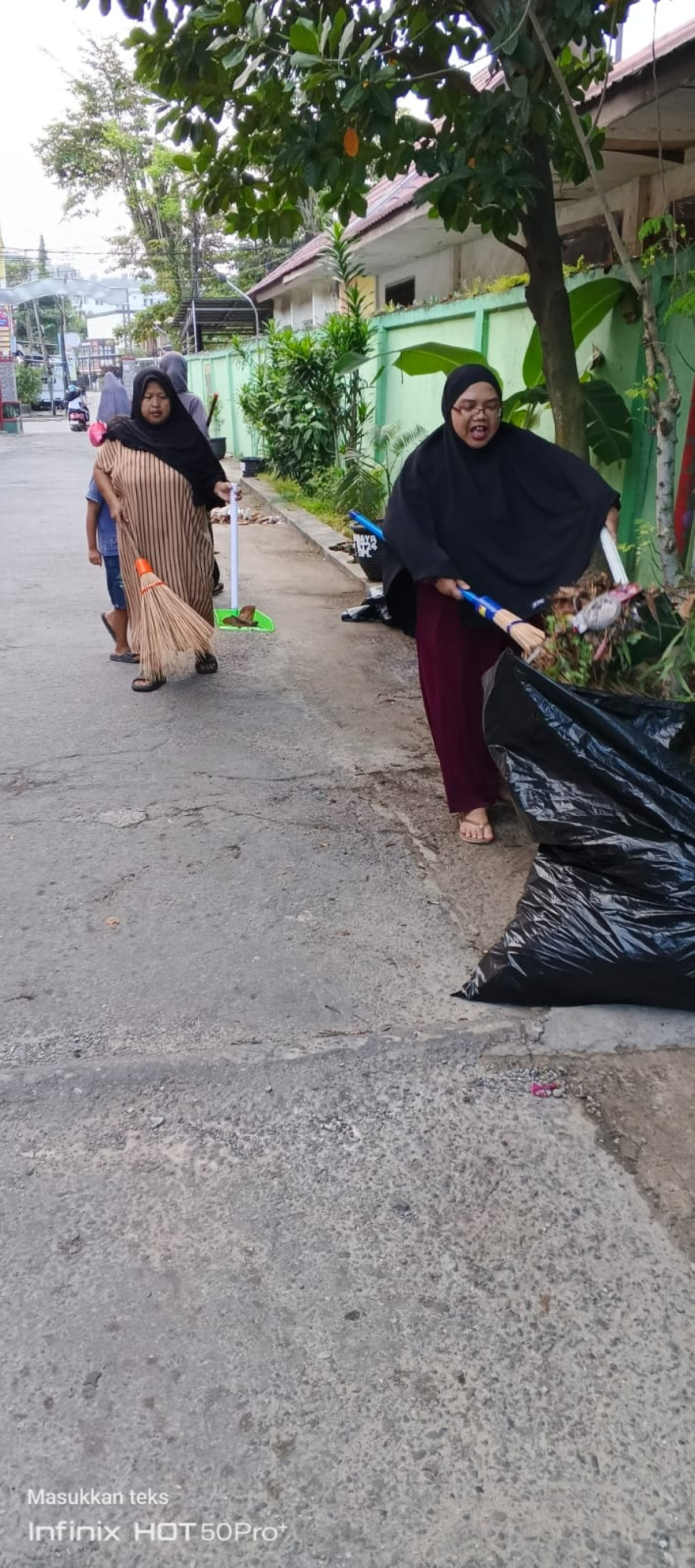 KERJA BAKTI RT.24 JALAN SENDAWAR SAMARINDA