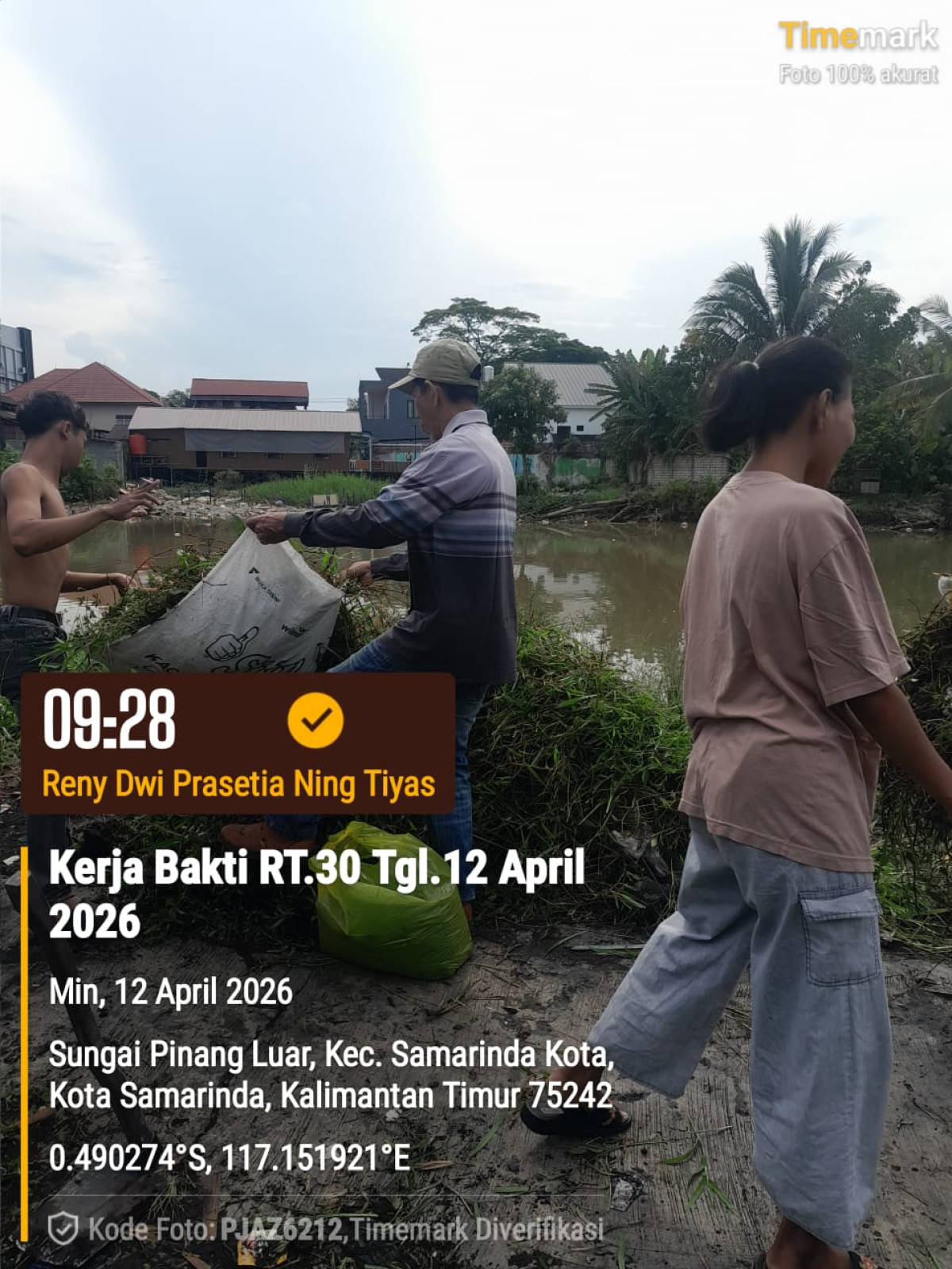 kerja bakti bersih lingkungan RT.30 SPL