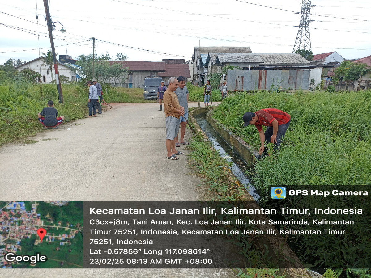 Pembersihan lingkungan Blok E1, E2 dan E3