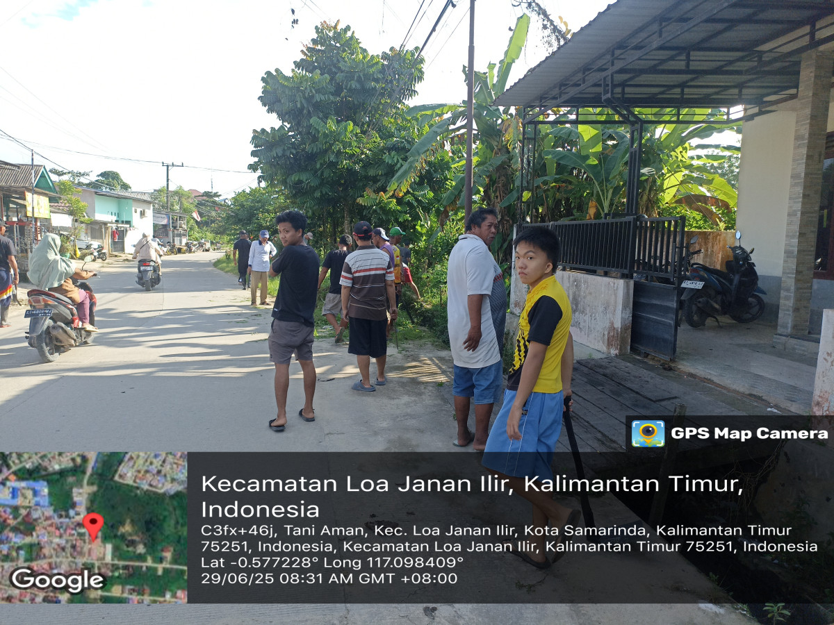 Gotong royong kebersihan lingkungan