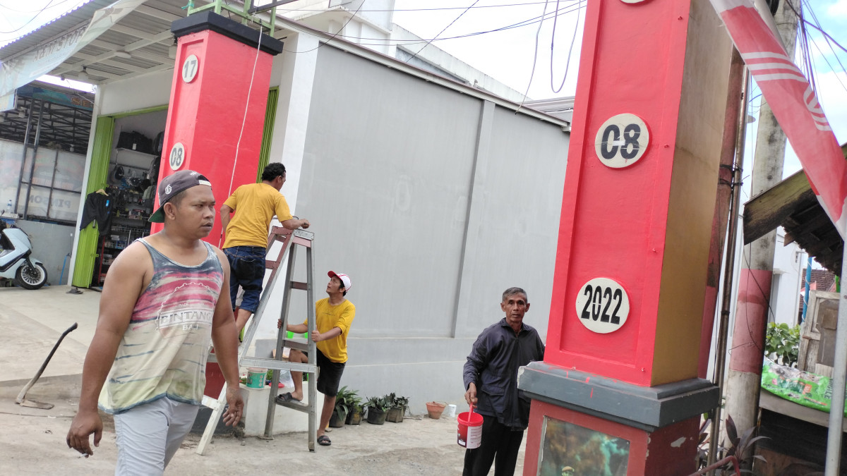 Bersih lingkungan dan jalan setelah kegiatan Agustus an