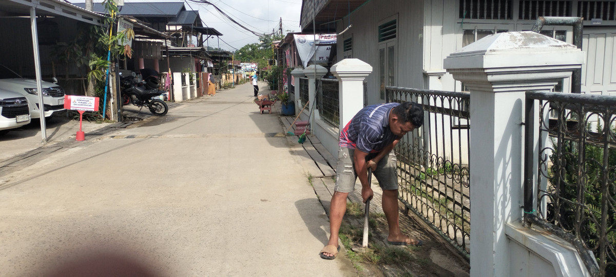 Gotong royong RT 5