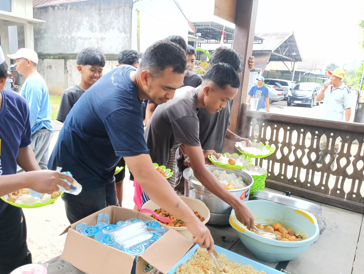 Kerja Bakti Membersihkan Codetan