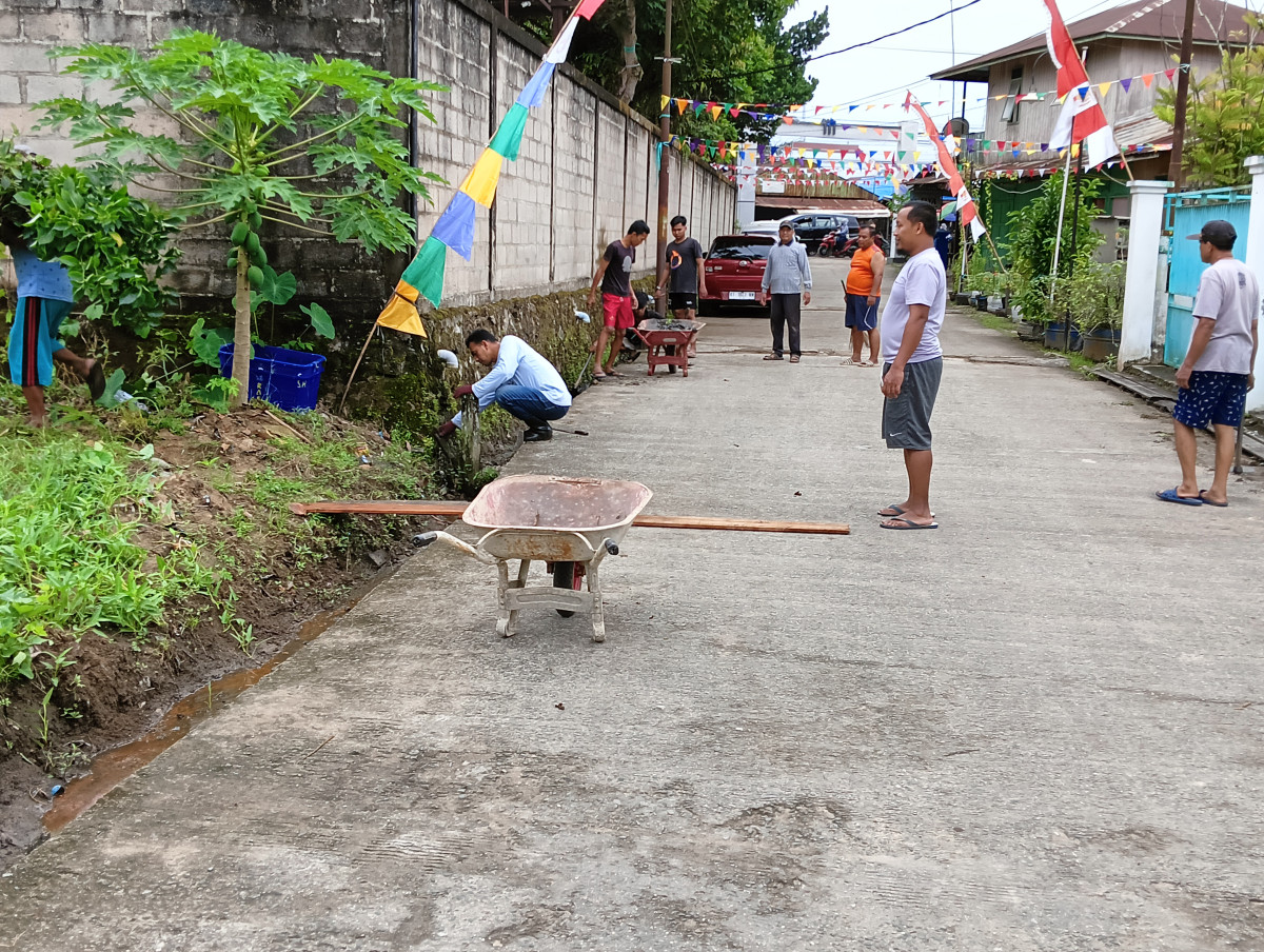 Pembersihan Drainase GG langgar dan Gapura
