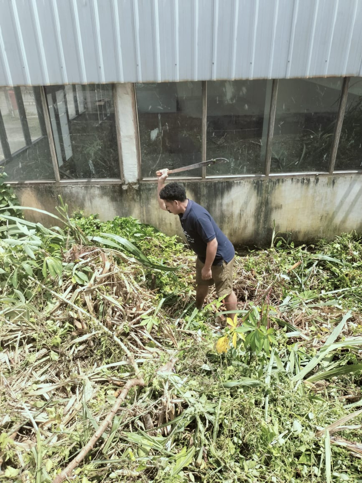 Kegiatan Gotong Royong Di Posyandu RT. 11 Tgl 20 April 2025