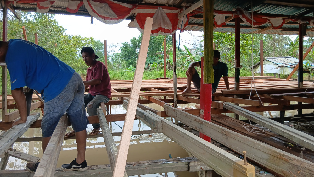 PEMBONGKARAN POSKO RT.18
