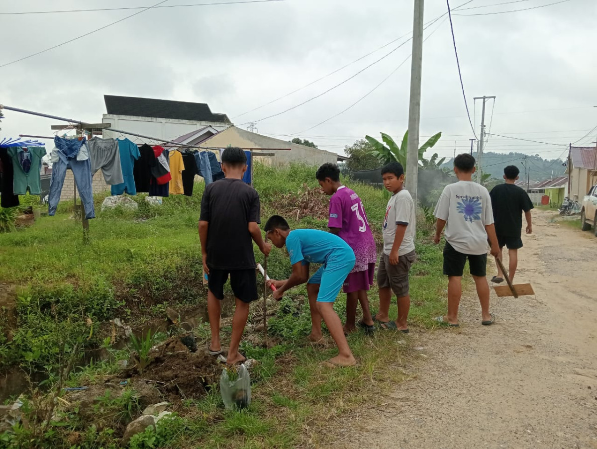 Gotong royong ke 2 bulan 2