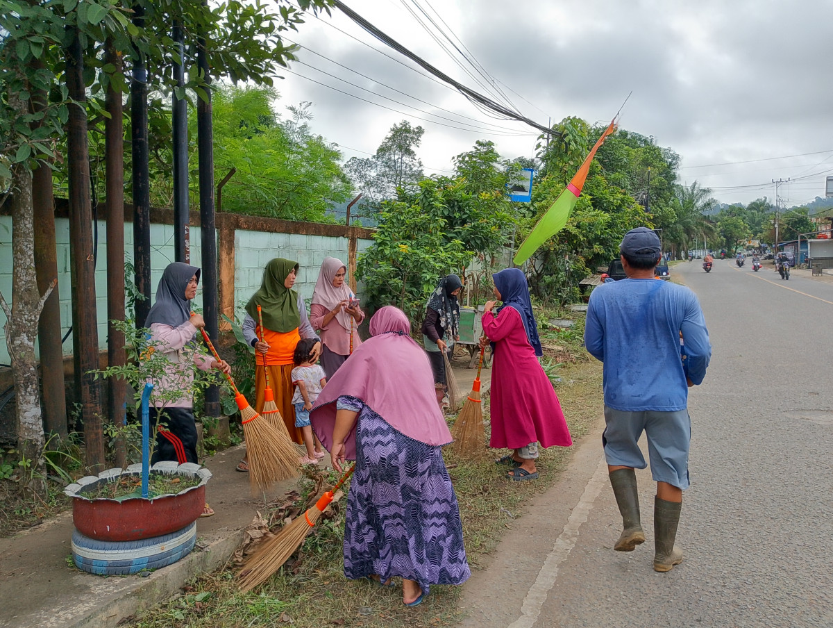 Jalan Cipto Mangun Kusumo RT 17 Kel sengkotek