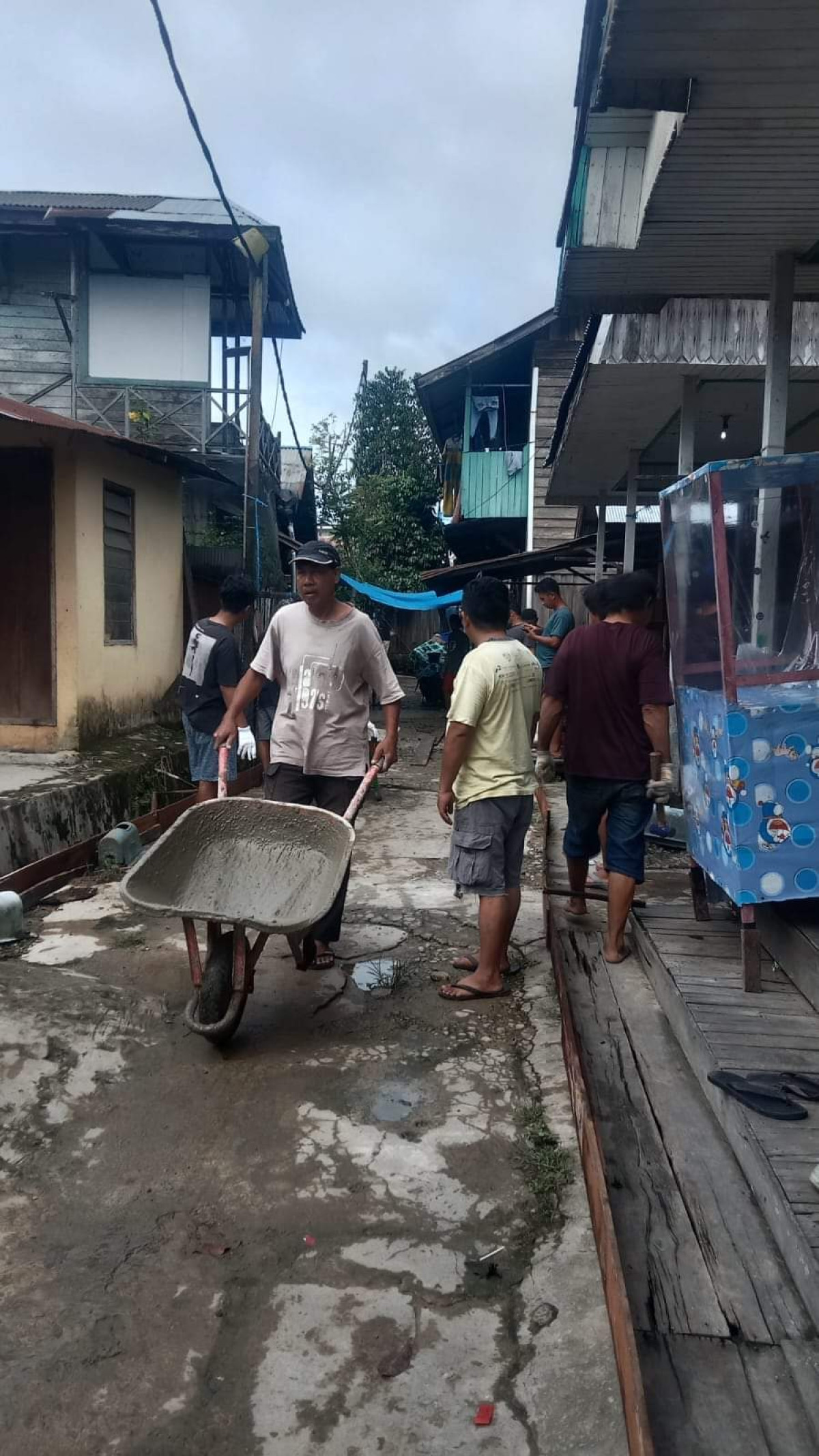 Pembersihan parit dan jalan